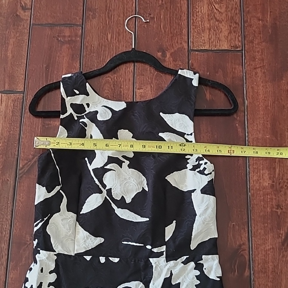Talbots Black/White Tropical Floral Print Criss-cross Back Dress Size 6 - Picture 7 of 10